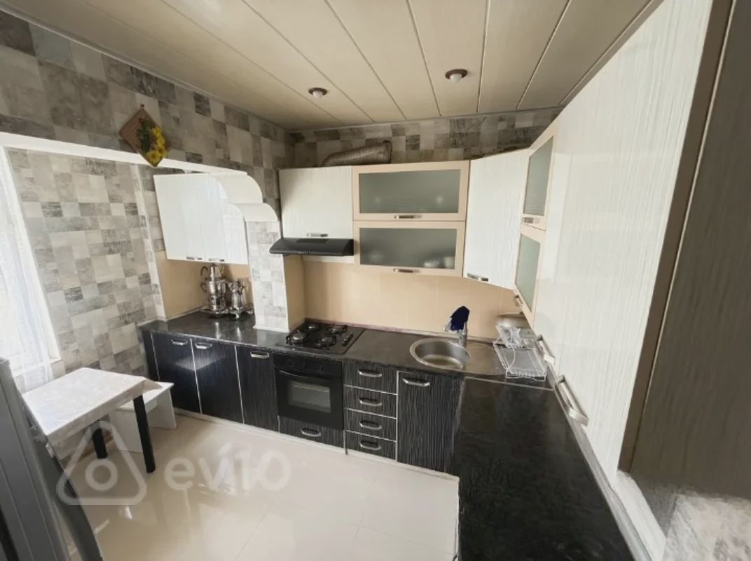 For sale: 4-room apartment (old building), 100 m² — Mənzil, Bakı (6)