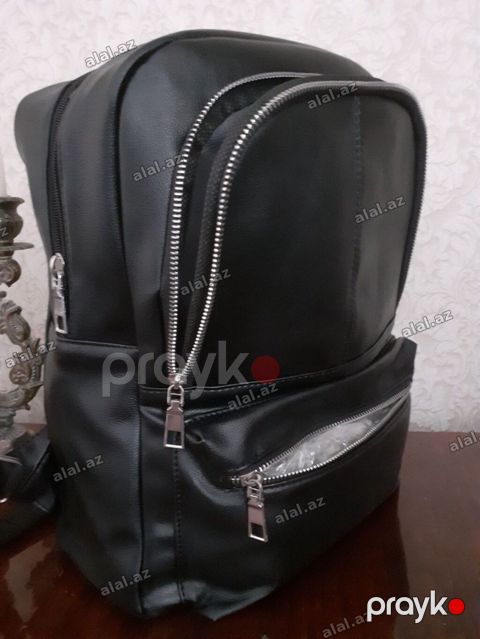 Новый, чёрный, кожа мягкая, средний в размере рюкзак, лёгкий в — Bakı