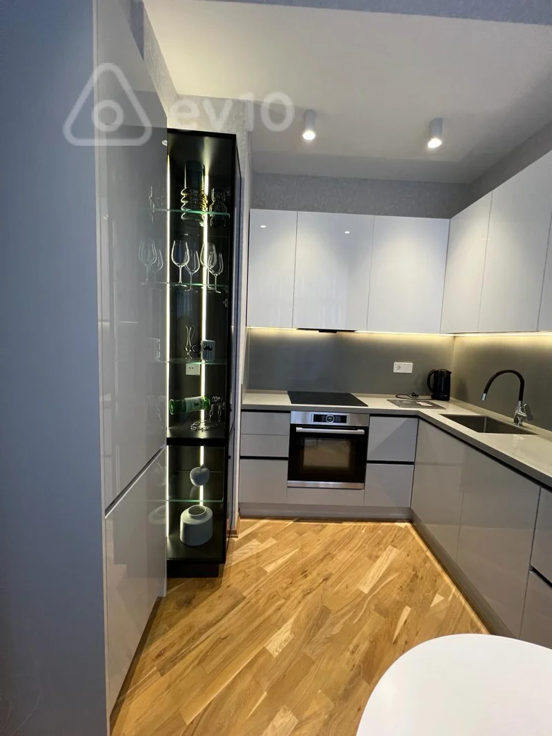 2 otaqlı mənzil, 90 m², Üzeyr Hacıbəyli küç. — kirayə — Bakı