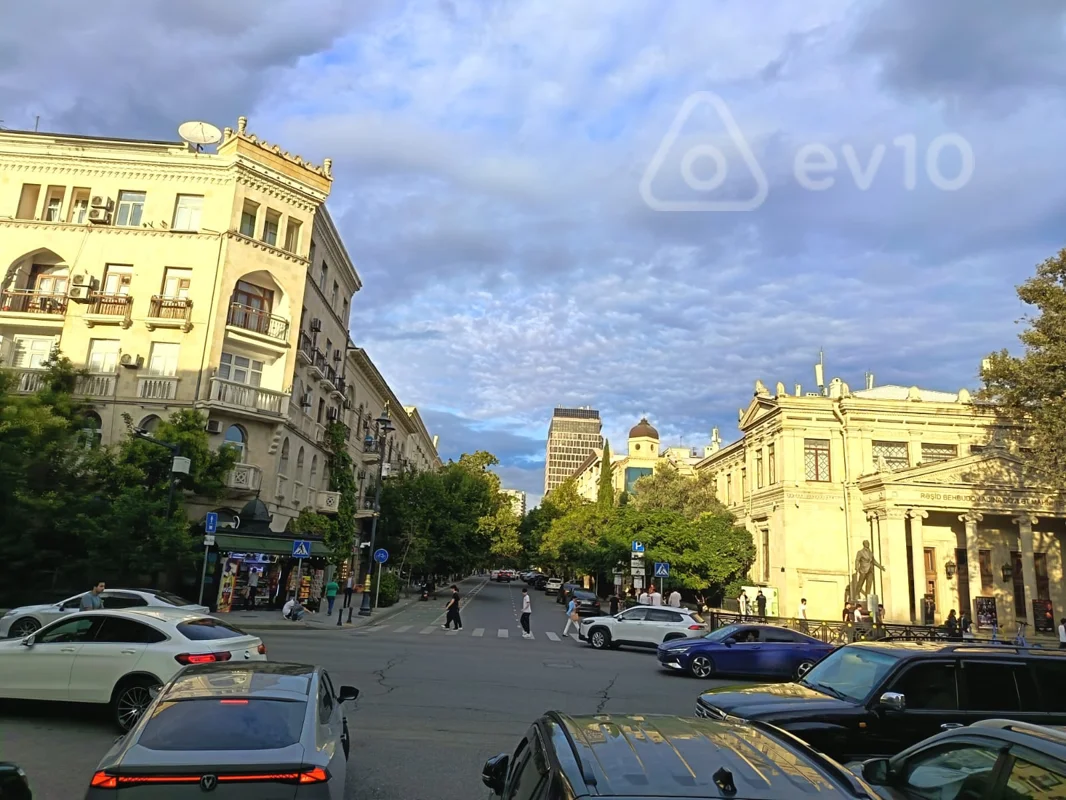 3 otaqlı mənzil, 80 m², Nizami kç — Bakı