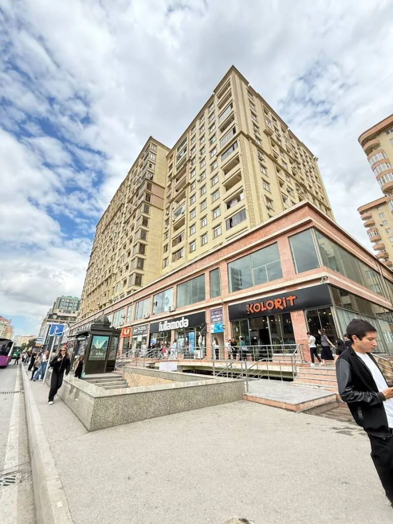 Satılır 2 otaqlı Mənzil Yeni tikili 63 m² Bakı, Yasamal r., İnşaatçılar m — Bakı