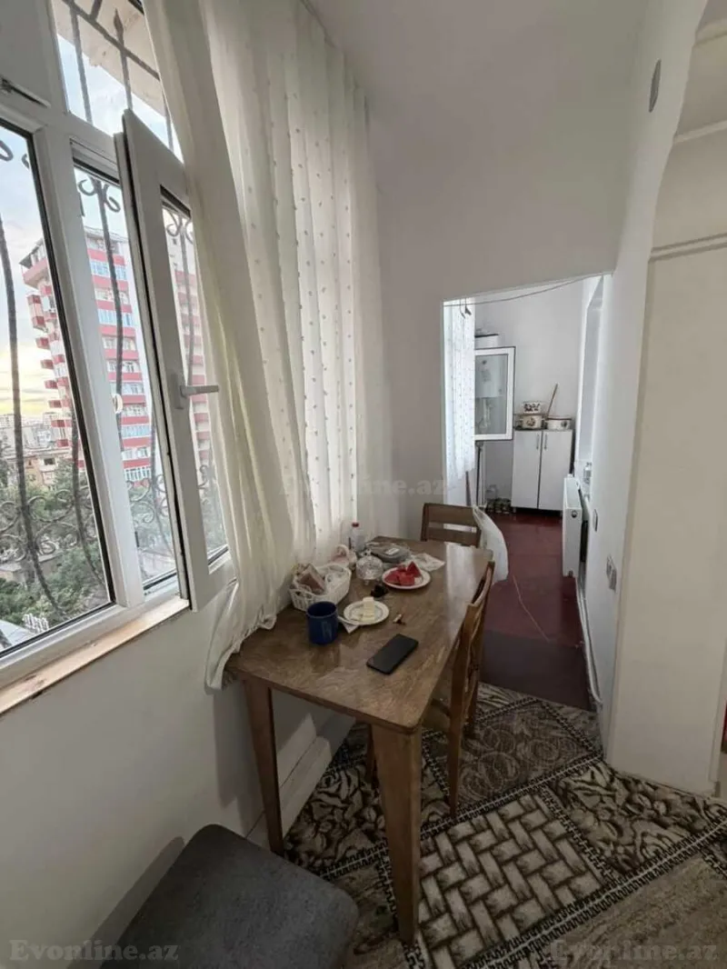 Satılır 4 otaqlı Mənzil Köhnə tikili 110 m² Bakı, Nizami r., Qara Qarayev m — Mənzil, Bakı (6)