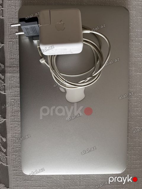 İşlənmiş Apple MacBook, 11.6 Intel Core i5, 512 GB, Ünvandan götürmə — Bakı