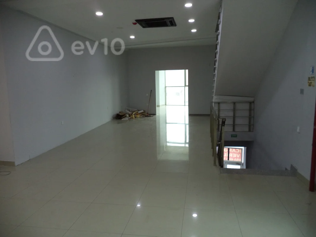 Ofis, 310 m², babek pr 23 — kirayə — Bakı