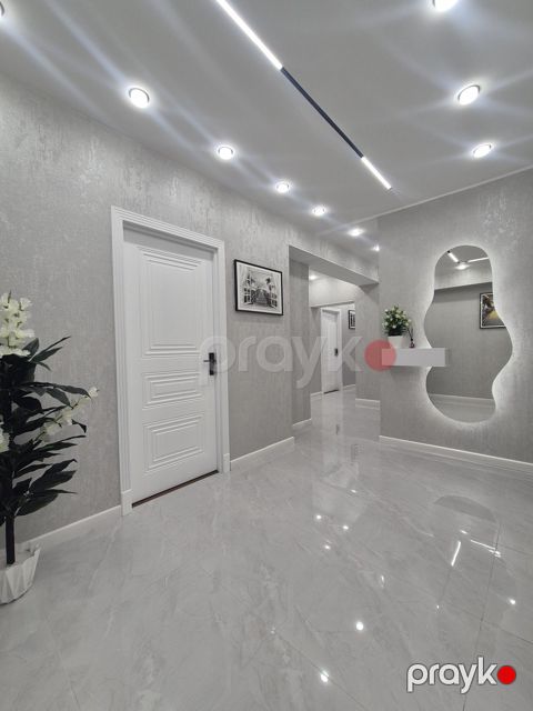 Satılır 3 otaqlı yeni tikili 110 m²