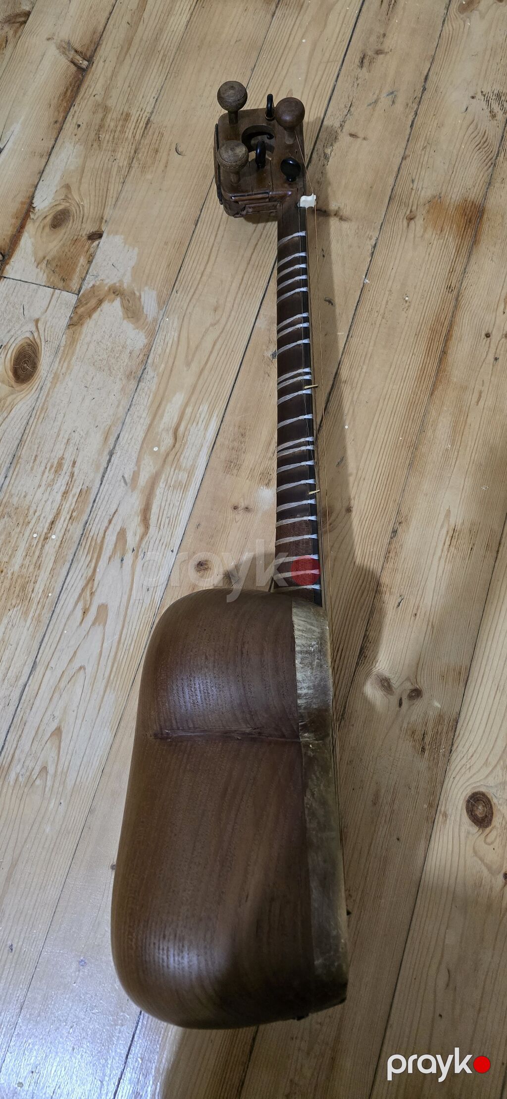 79 ilin tarıdır, usta Manaf düzəldib, gözəl səslənməsi var. Alıcıya — Gitarlar və digər simli alətlər, Göytəpə (3)