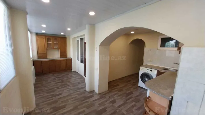 Satılır 3 otaqlı Mənzil Köhnə tikili 80 m² Bakı, Yasamal r., Elmlər Akademiyası m — Bakı