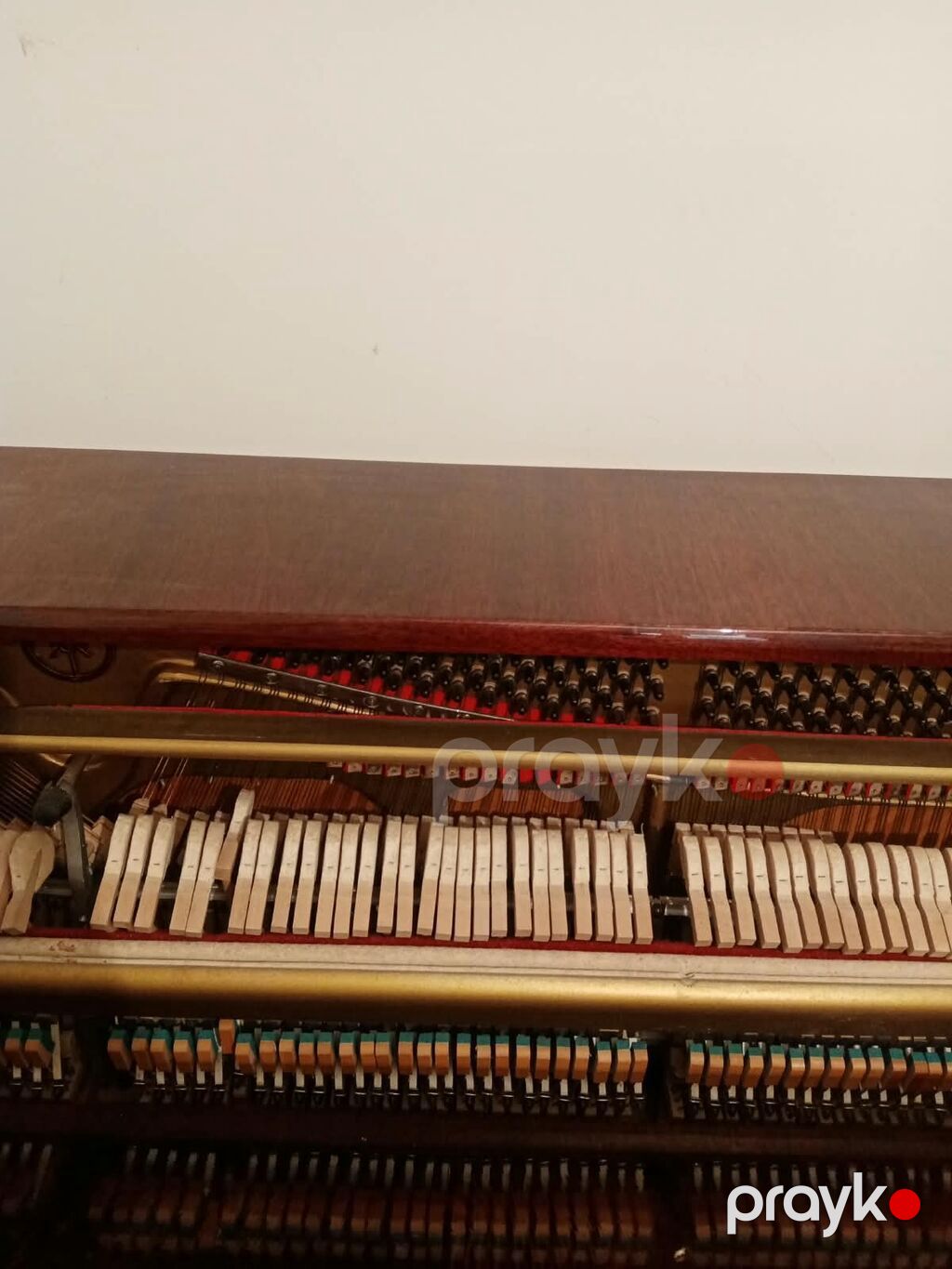 Upright piano – aqaq marka (korpusda loqo görünür) - Korpus: qəhvəyi — Pianino və digər klaviş alətləri, Digah (6)