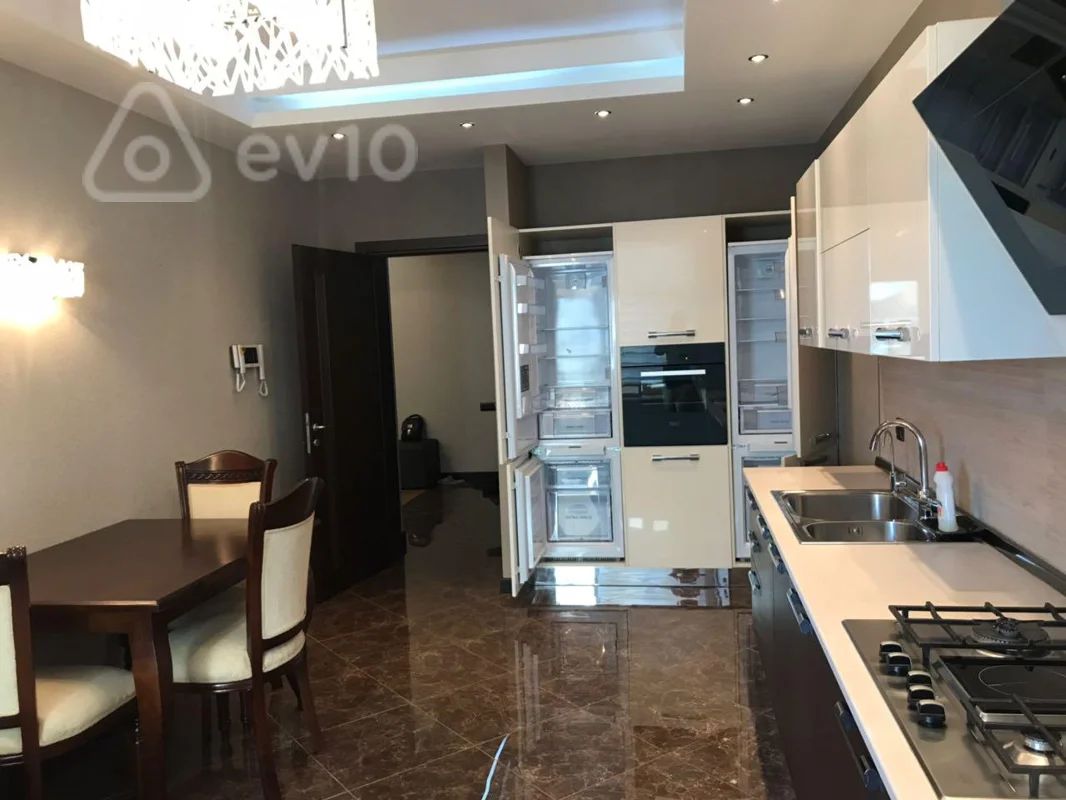 4 otaqlı mənzil, 200 m², 28may metrosunun yaxınlığı — kirayə — Mənzil, Bakı (6)