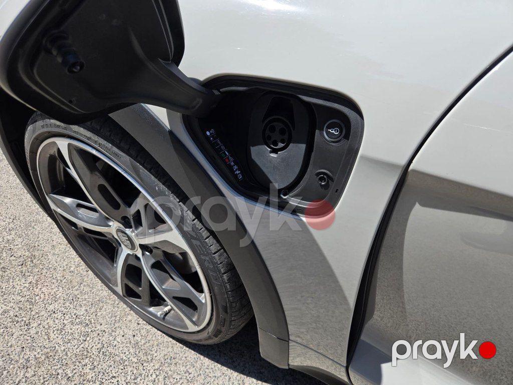 Porsche Taycan, 93.4 kWh, 2022 il, 26 000 km — Avtomobillər, Bakı (12)