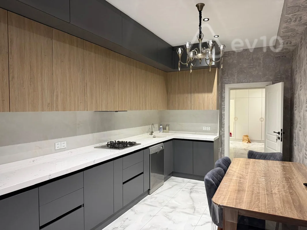 3 otaqlı mənzil, 130 m², Çobanzadə küç. — kirayə — Bakı