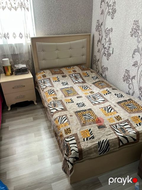 Tecılı Satılır Tək nəfərlik çarpayı və tumba dəsti (matras var, baza — Bakı