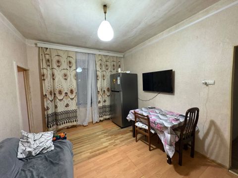Satılır 2 otaqlı köhnə tikili 38 m² — Bakı
