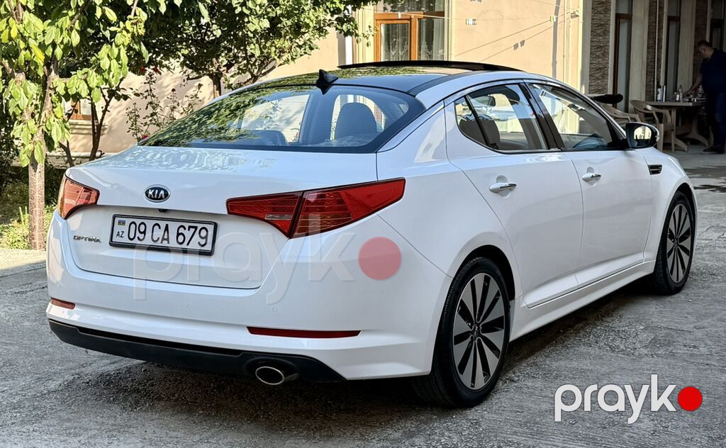 Kia Optima – ağ rəngli sedan Xarici xüsusiyyətlər: - Şık ağ kuzov — Avtomobillər, Gəncə (8)