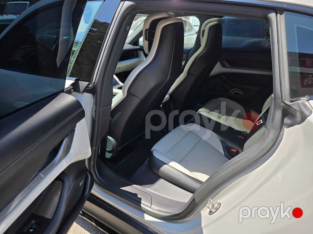 Porsche Taycan, 93.4 kWh, 2022 il, 26 000 km — Avtomobillər, Bakı (10)