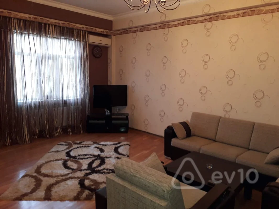 2 otaqlı mənzil, 82 m², Ə.V.Salamzadə küçəsi — Bakı