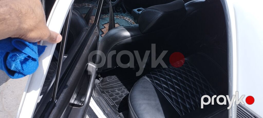 VAZ 2103, ağ rəng, klassik sedan. Xüsusiyyətlər: - Kuzov: 4 qapılı — Avtomobillər, Digah (5)