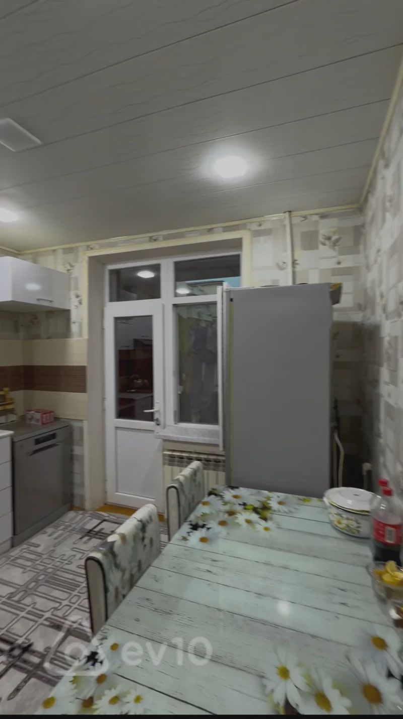 For sale: 3-room apartment (old building), 67 m² — Mənzil, Bakı (3)