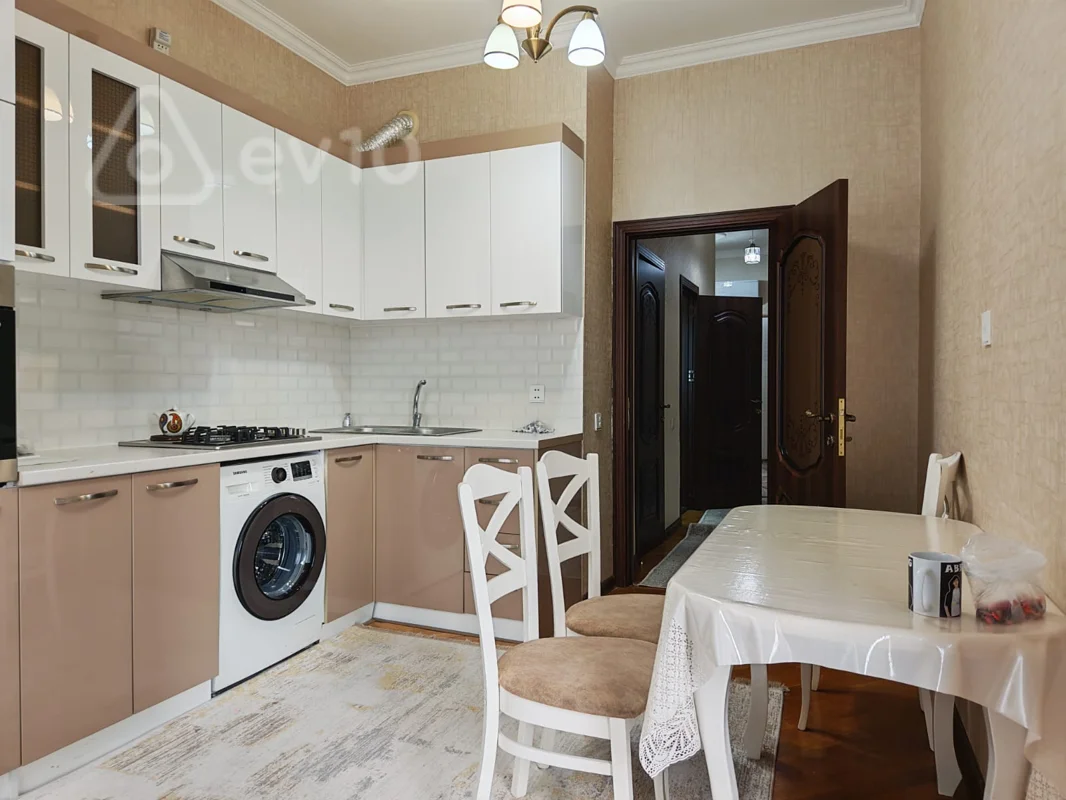 3 otaqlı mənzil, 100 m², Bakı, Vladislav Plotnikov küç. — kirayə — Mənzil, Bakı (8)