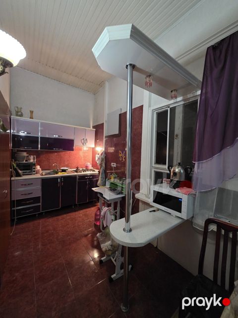 Satılır 3 otaqlı köhnə tikili 100 m² — Bakı