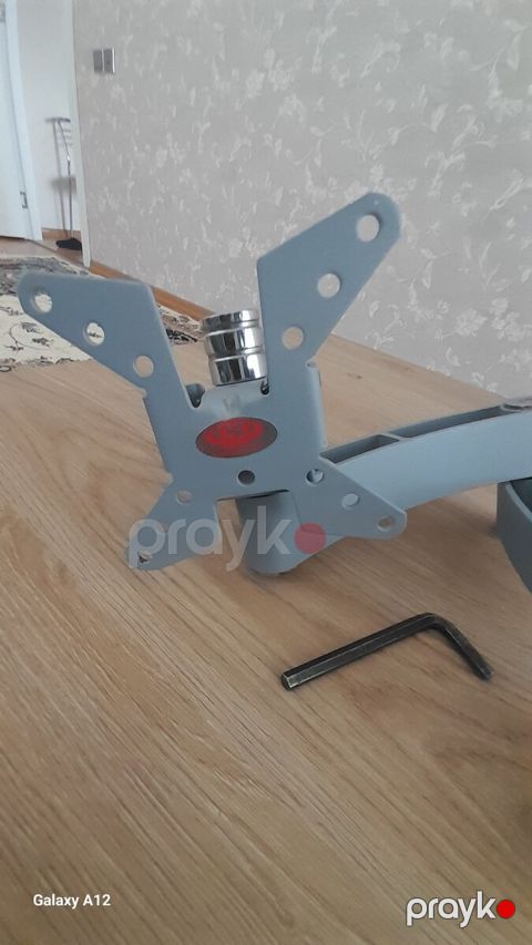TV kronşteyni — Bakı