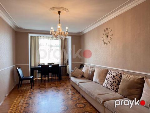 Satılır 3 otaqlı köhnə tikili 100 m² — Bakı