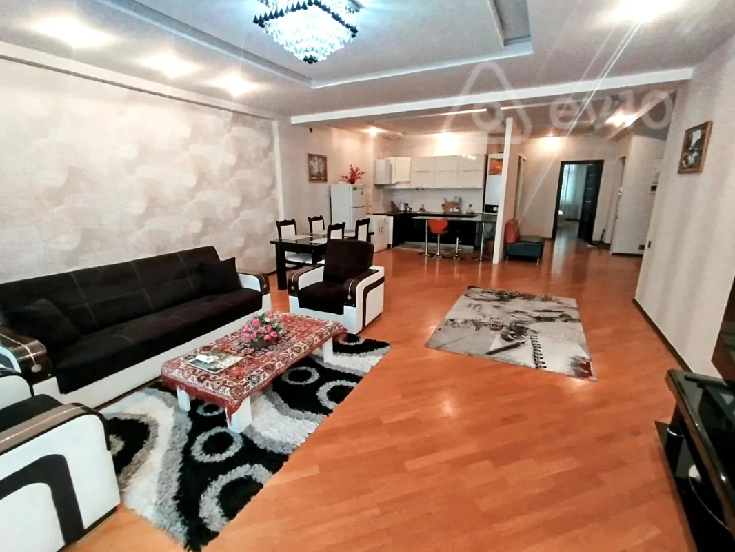 3 otaqlı mənzil, 130 m², Kövkəb Səfərəliyeva küçəsi — kirayə — Bakı