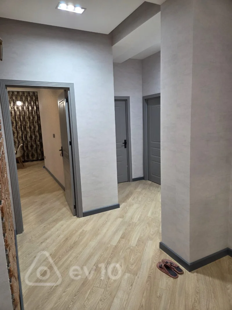 3 otaqlı mənzil, 100 m², 28 May m., Azərbaycan Dillər Universiteti Bakı şəhəri, Salatın Əsgərova küçəsi — kirayə — Mənzil, Bakı (9)