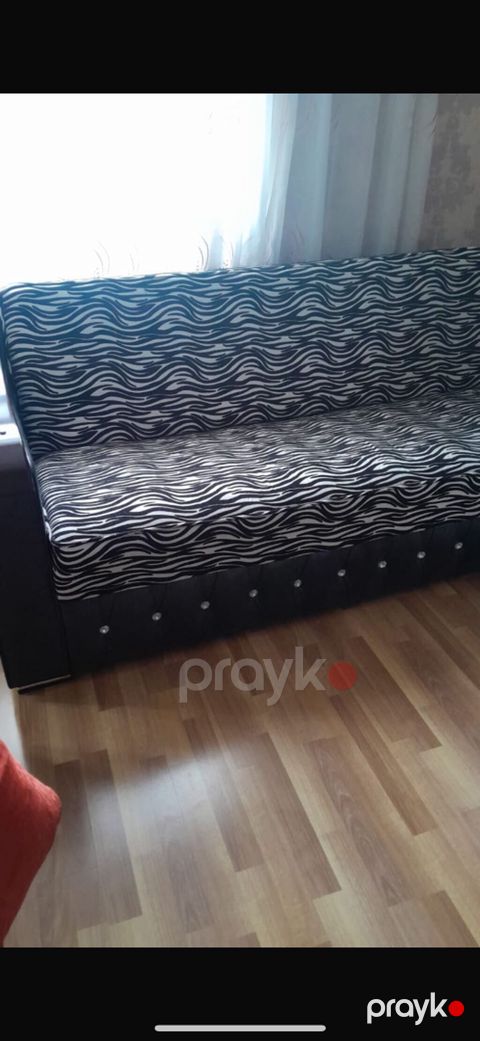 Divan və 2 kreslo satılır. Həmişə üzlüklə istifadə olunub — Bakı