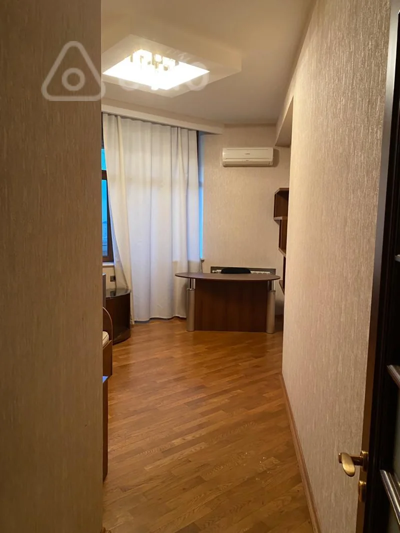 4 otaqlı mənzil, 210 m², Kazım Kazımzadə — kirayə — Mənzil, Bakı (8)