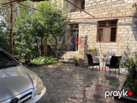 Satılır 9 otaqlı həyət evi/bağ evi 250 m² — Bakı