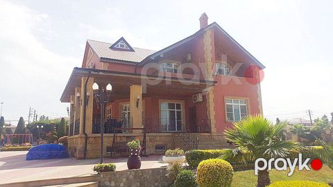 Satılır həyət evi/bağ evi 500 m² — Bakı