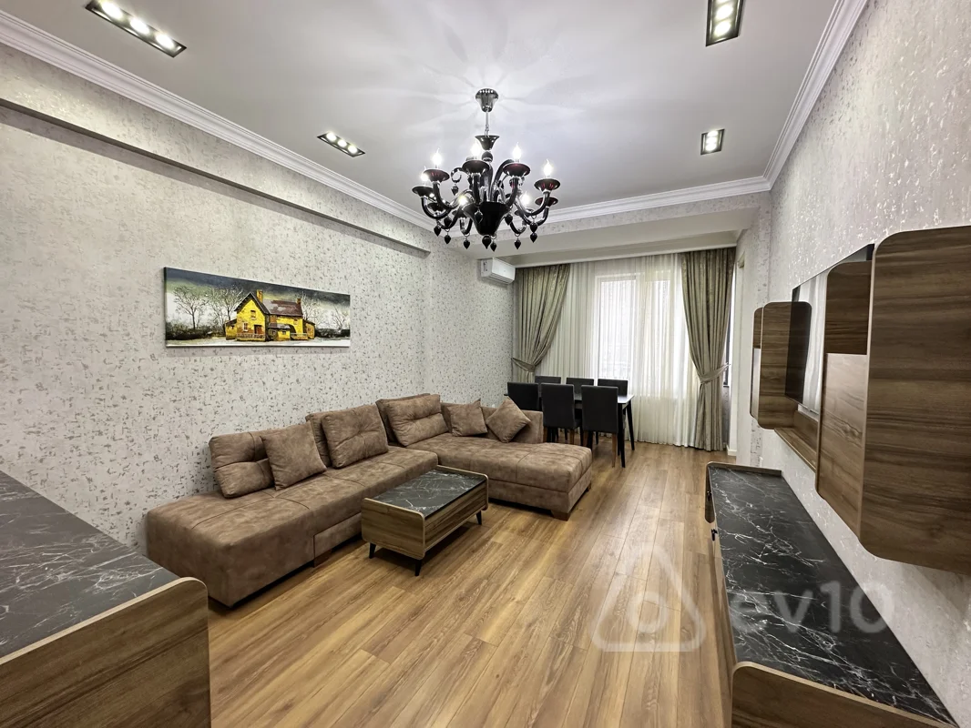 3 otaqlı mənzil, 125 m², 28 May mt. Azadliq pr — Bakı