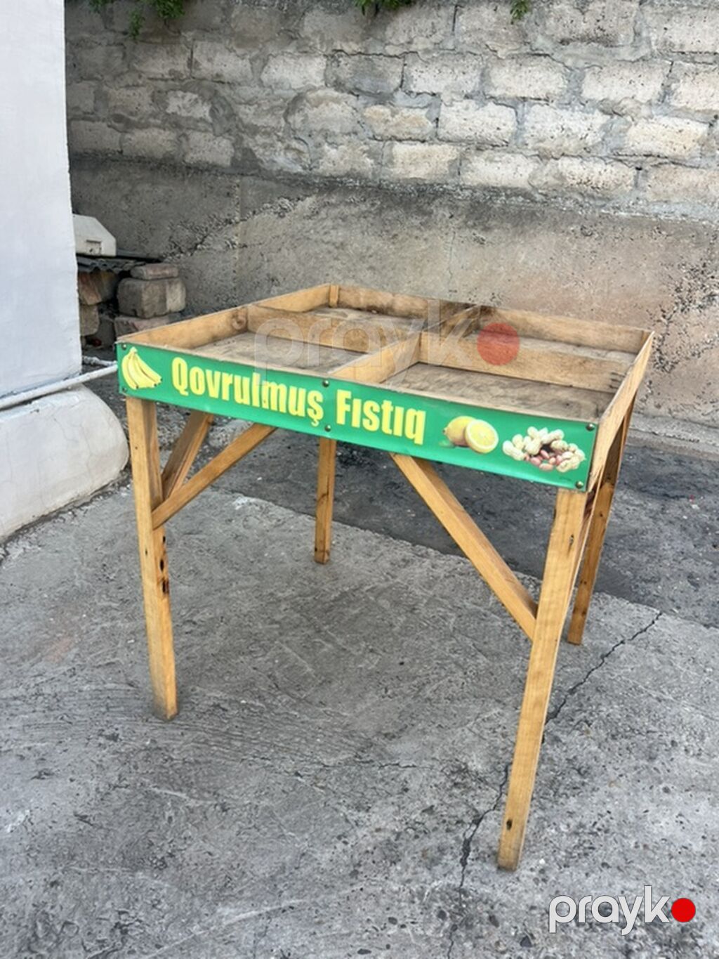 Vitrin masa taxta polka Üst hissə: 4 bölməli vitrin Çəkməcə: ortada — Vitrini, Mingəçevir (2)