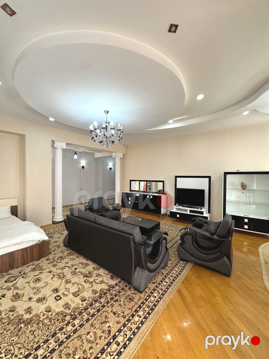 Satılır 4 otaqlı köhnə tikili 203.5 m² — Mənzil, Bakı (3)