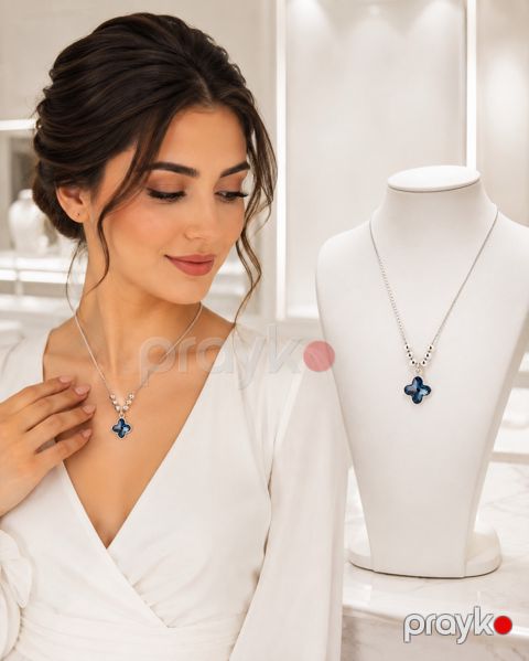 Luxury Blue Clover Silver Necklace for Women Premium Kristal Daşlı Yonca Boyunbağı, Zərif Gümüşü Zəncirli Xanım Kolyesi, Elegant və Parlaq Dizayn — Bakı