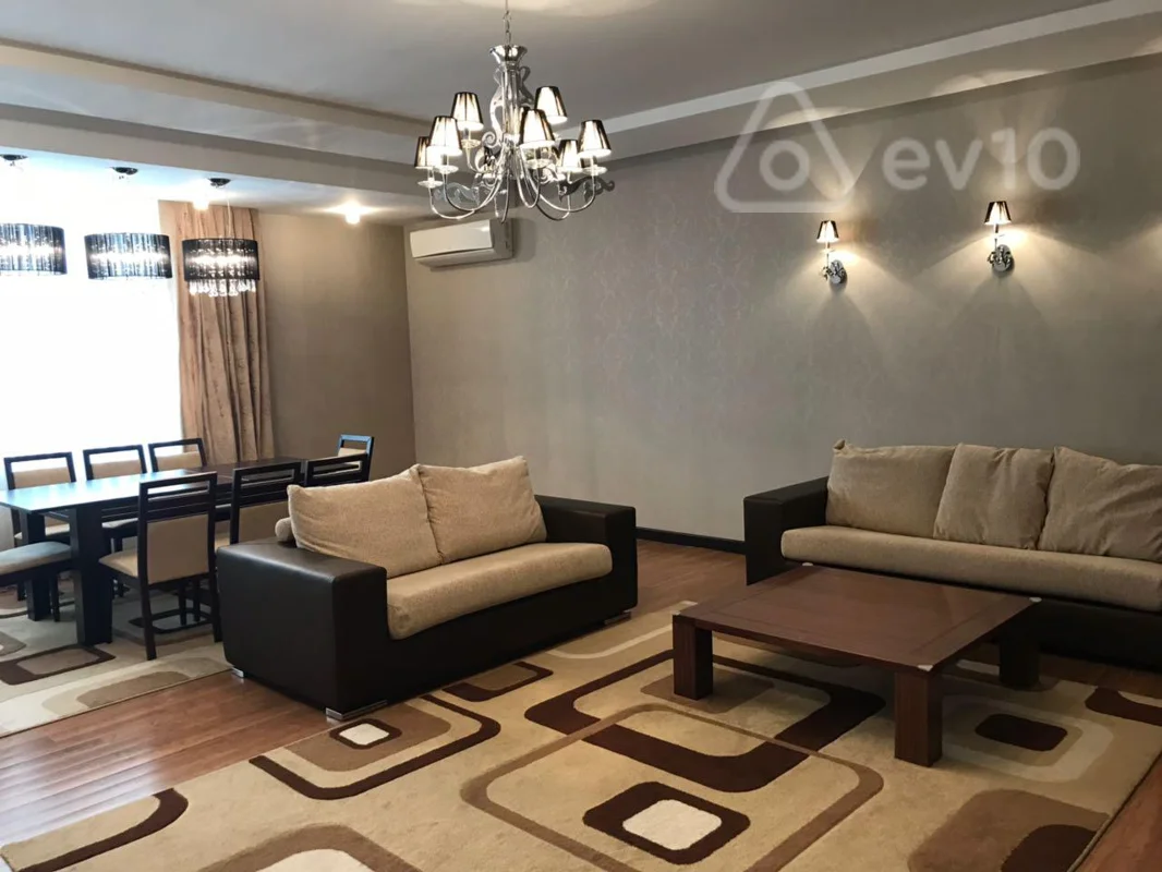 4 otaqlı mənzil, 200 m², 28may metrosunun yaxınlığı — kirayə — Mənzil, Bakı (4)