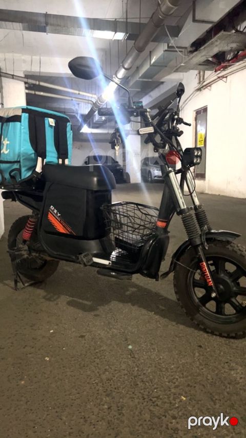 Elektrik motosiklet/skuter – çatdırılma üçün tam təchizatlı — Masazır
