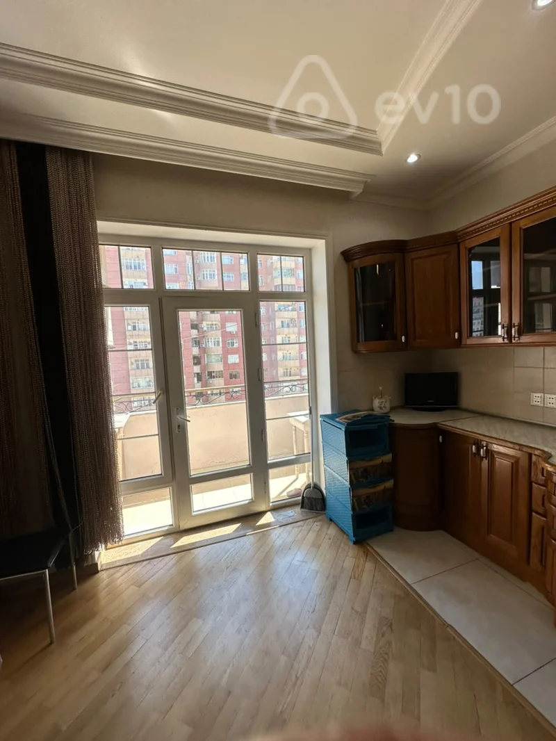 3 otaqlı mənzil, 180 m², Abbasqulu Ağa Bakıxanov — kirayə — Mənzil, Bakı (9)