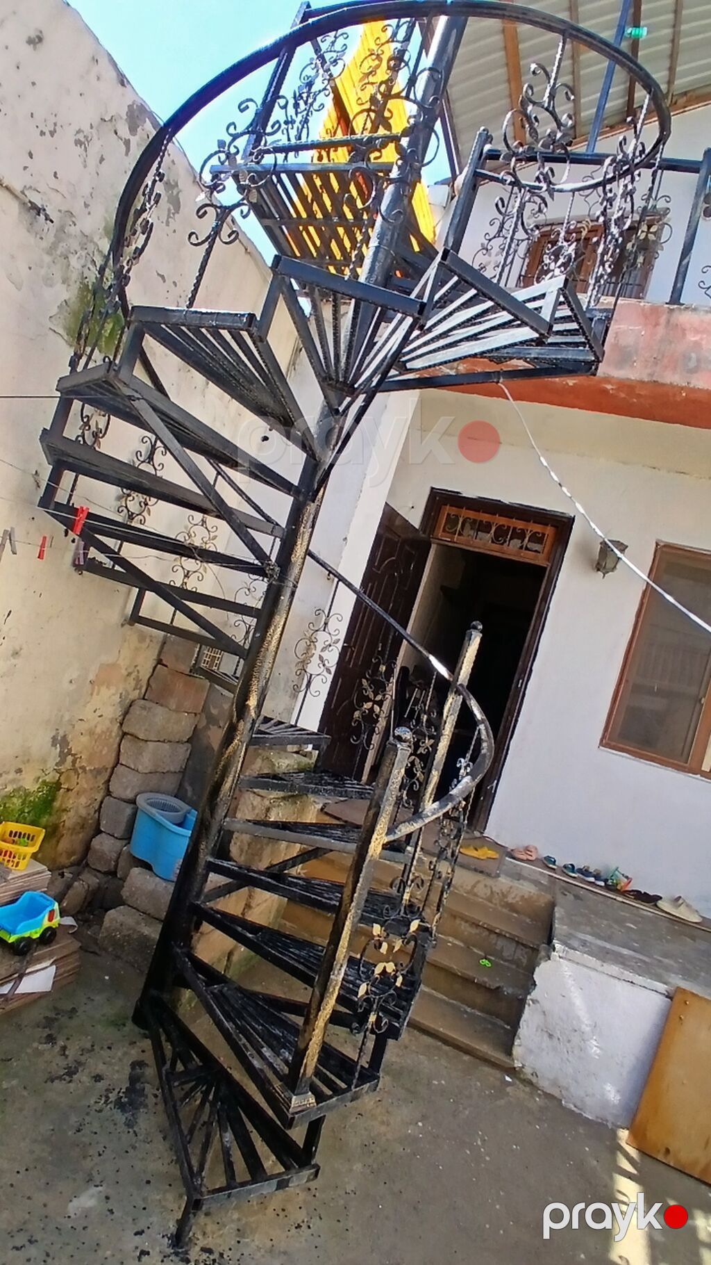 Dəmir spiral pilləkən - Material: tam metal konstruksiya, qalın — Nərdivanlar, Digah (2)