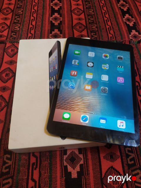 Sekildeki kimidi islekdi qutusu var adaptoru yoxdu,yaddas 16Gb.Qiymet — Bakı