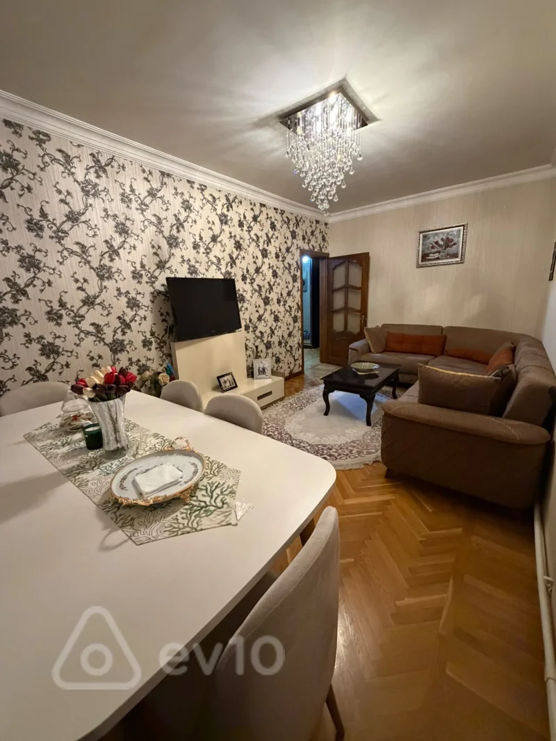 3 otaqlı mənzil, 80 m², Yasamal r., İnşaatçılar m., Məhəmməd Xiyabani küç — kirayə — Bakı