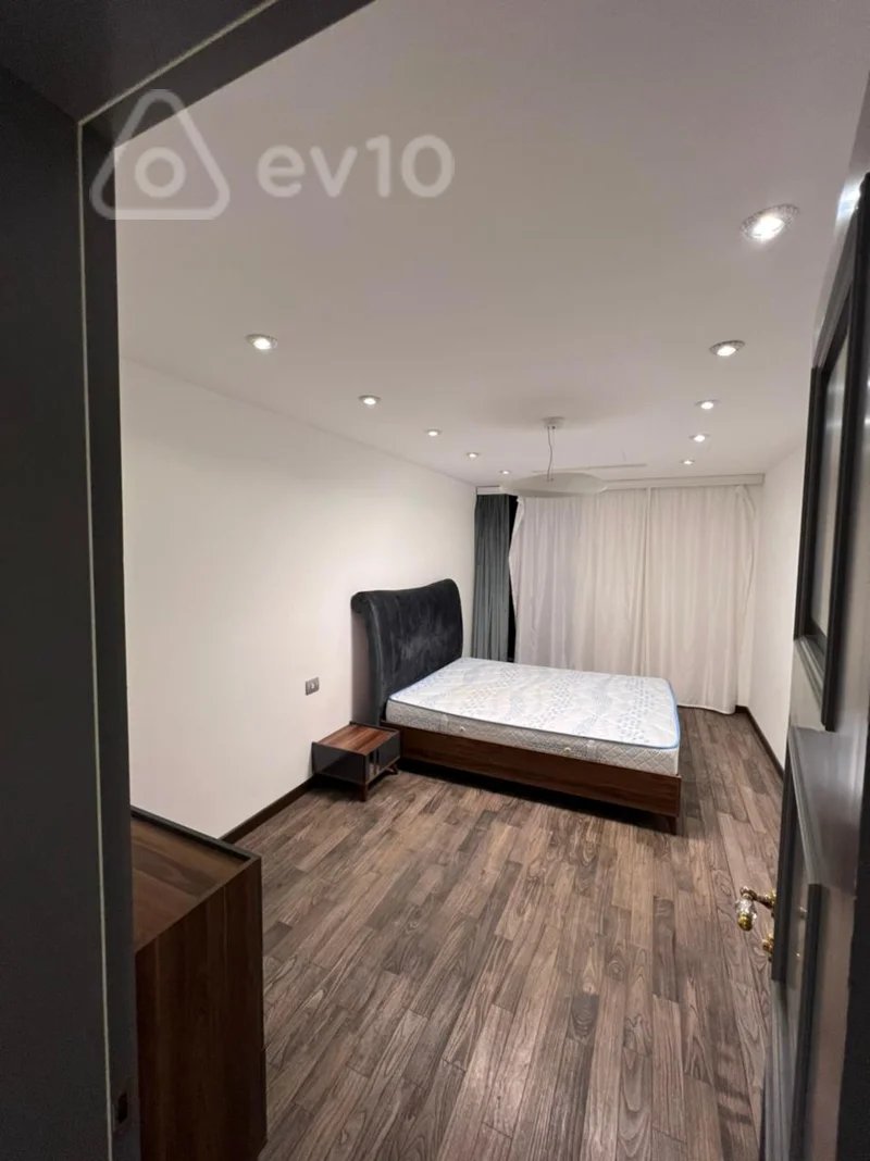4 otaqlı mənzil, 180 m², пр Нефтяников — kirayə — Mənzil, Bakı (6)