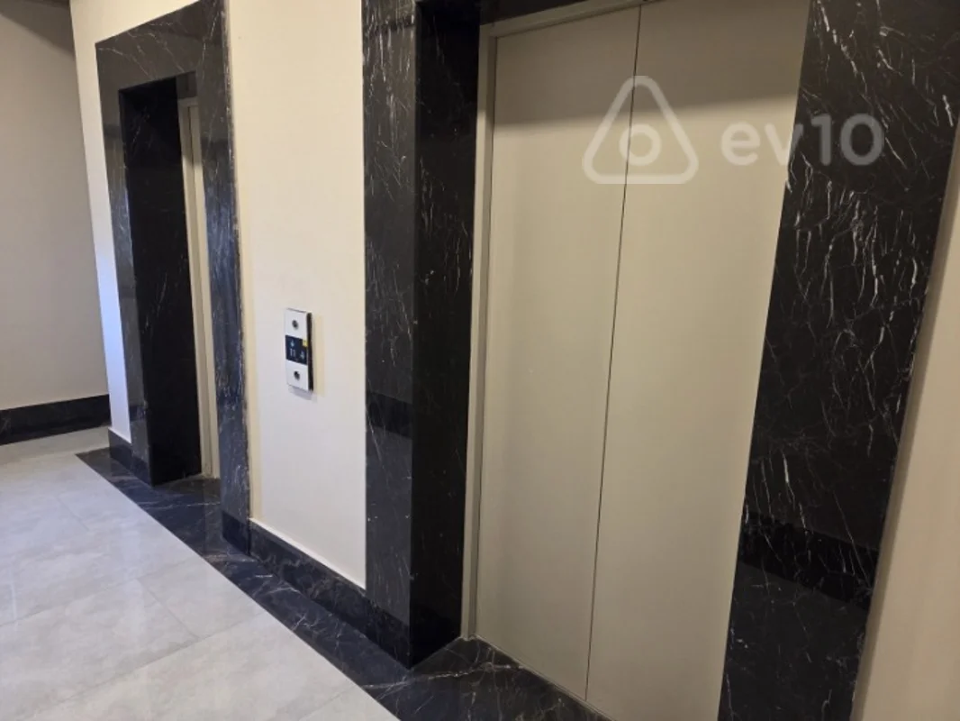 3 otaqlı mənzil, 135 m², Sənan Kərimov kç — Mənzil, Bakı (2)