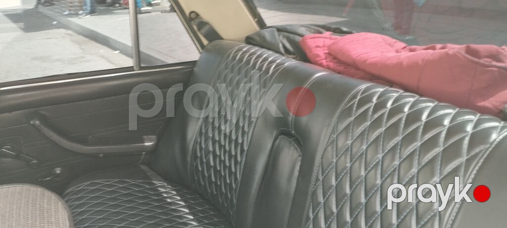 VAZ 2103, ağ rəng, klassik sedan. Xüsusiyyətlər: - Kuzov: 4 qapılı — Avtomobillər, Digah (7)