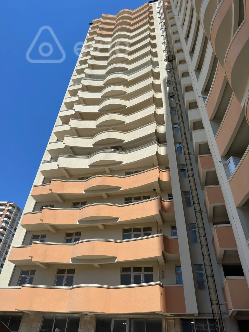 4 otaqlı mənzil, 177.5 m², Natiq Əliyev küçəsi — Bakı