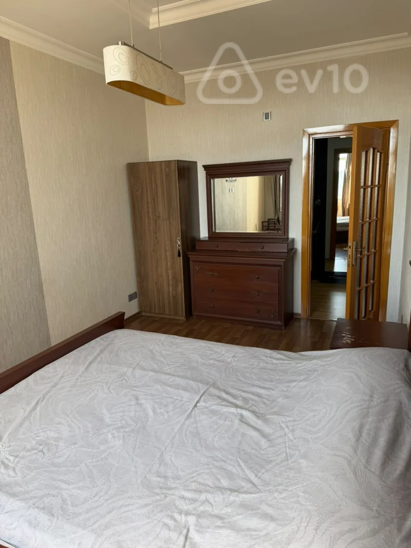 3 otaqlı mənzil, 90 m², İnşaatçılar metrosu — kirayə — Mənzil, Bakı (4)