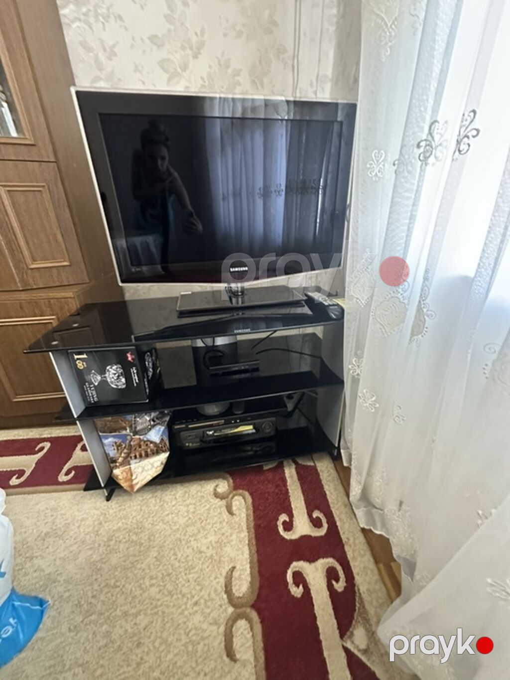 Samsung televizor + şüşə TV stendi - Brend: Samsung - Ekran: təxminən — Televizorlar, Bakı (2)