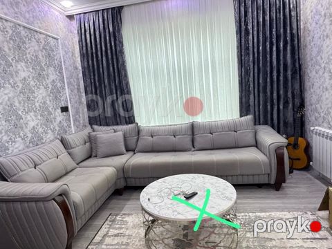 Künc divan satılır 450₼.açılır,baza var.Əla vəziyyətdə.Ünvan Binə 0418 — Bakı