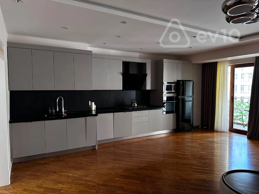 3 otaqlı mənzil, 141 m², Afiyəddin Cəlilov küçəsi — kirayə — Şəhla
